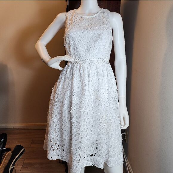 Lilly Pulitzer - Picture 15 of 17